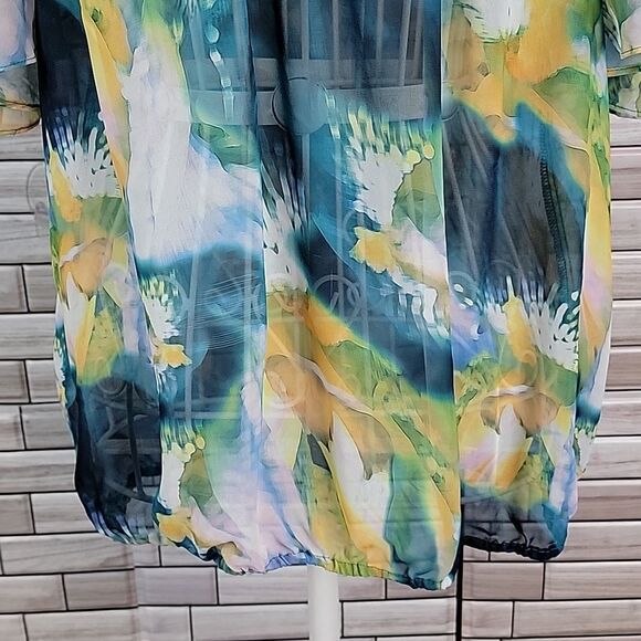 a.n.a watercolor print blouse  Size L - Picture 3 of 11